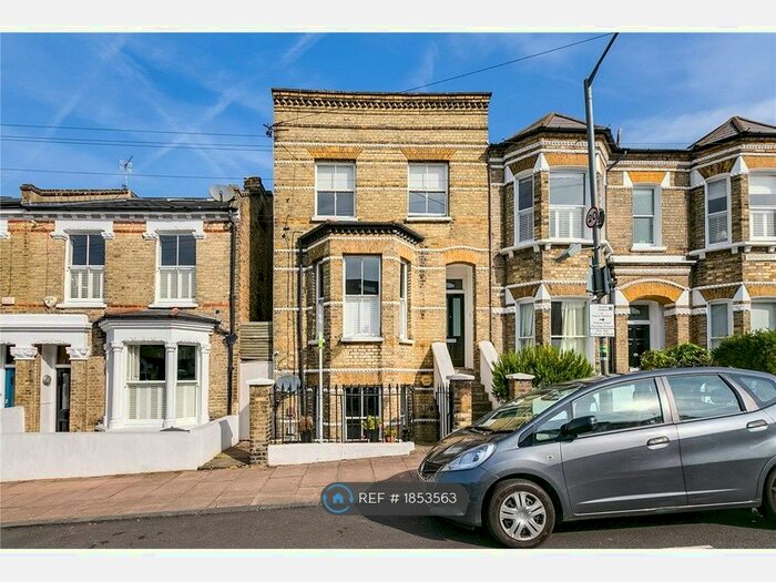2 Bedroom Flat To Rent In Bennerley Rd, London, SW11