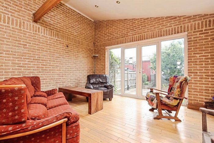 4 Bedroom Detached House For Sale In Sladefield Road, Birmingham, B8 - Photo 5