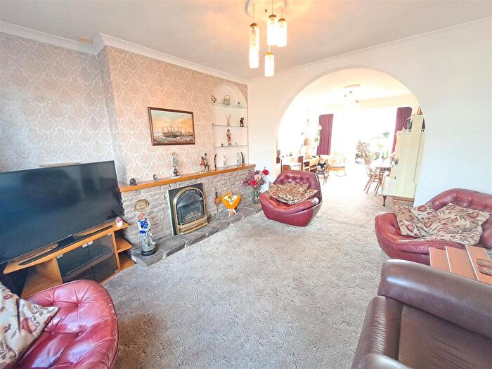 3 Bedroom End Of Terrace House For Sale In Cranleigh Road, Portchester, PO16