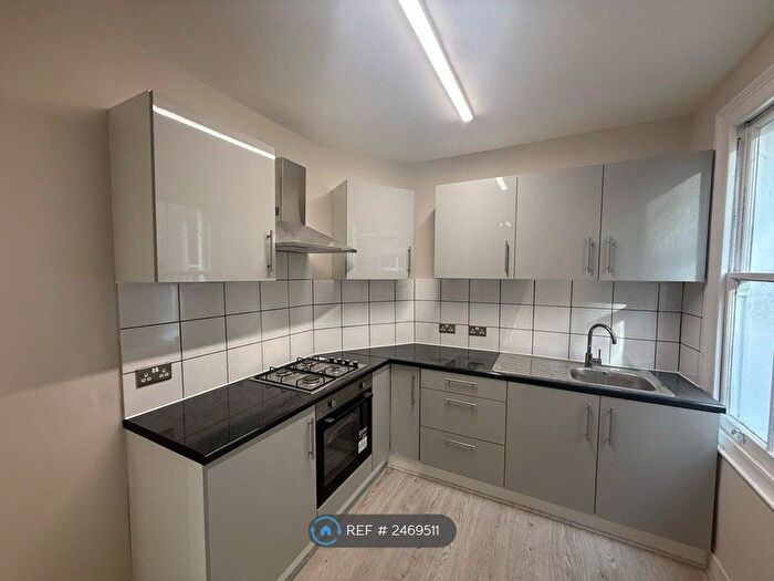 2 Bedroom Flat To Rent In Turners Hill, London, SW19