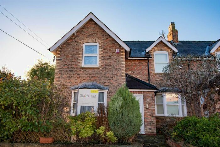 2 Bedroom Town House To Rent In Tyburn Court, York, YO24