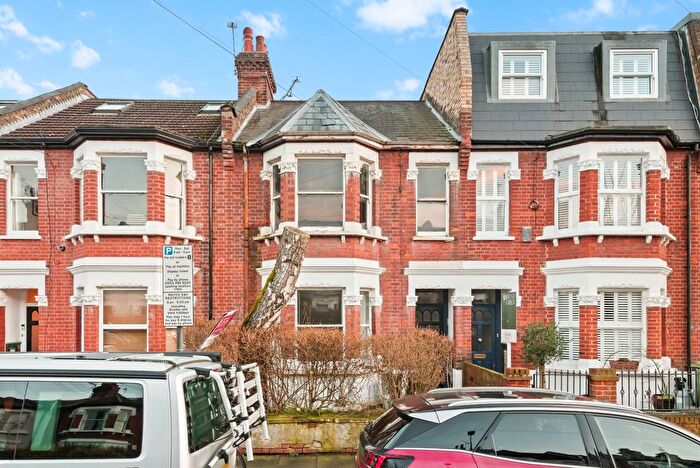 3 Bedroom Terraced House For Sale In Inglethorpe Street, Bishops Park, SW6