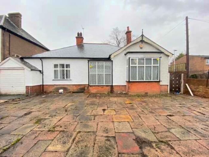 4 Bedroom Detached House To Rent In Yeading Lane, Hayes, UB4