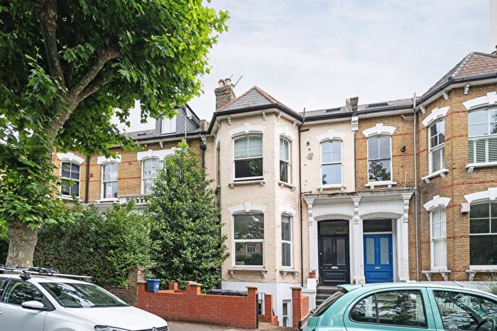 2 Bedroom Flat To Rent In Lower Clapton Road, Lower Clapton, London, E5