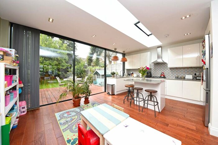 3 Bedroom Terraced House To Rent In Summerlee Avenue, London, N2