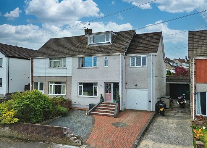 4 Bedroom Semi Detached House For Sale In Wernlys Road, Pen-Y-Fai, CF31