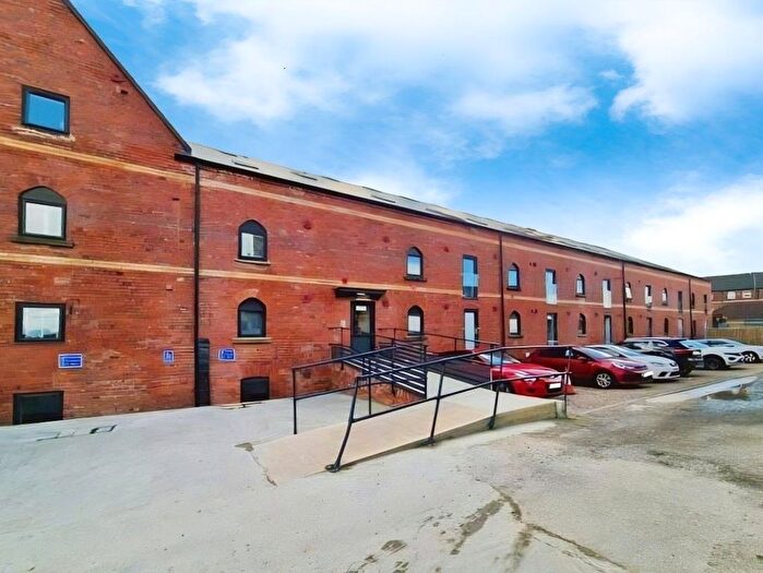 2 Bedroom Flat To Rent In Kiln Court, Kirk Sandall, DN3