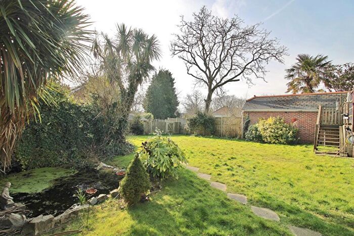 4 Bedroom Detached House For Sale In Stakes Road, Purbrook, PO7