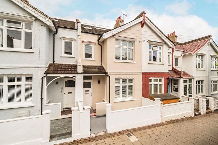 4 Bedroom Property For Sale In Brudenell Road, Tooting Bec, SW17