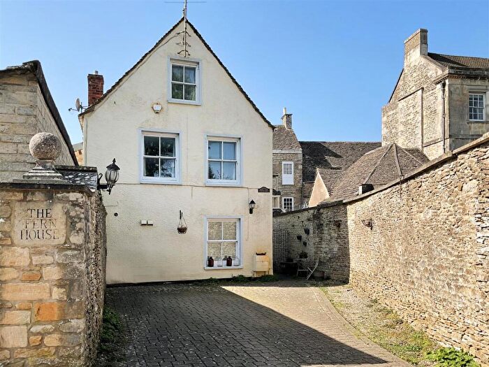 4 Bedroom Town House For Sale In The Ferns, Tetbury, GL8