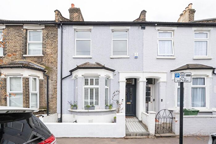 3 Bedroom Terraced House For Sale In Ashville Road, Leytonstone, E11