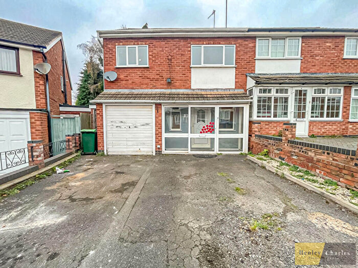 3 Bedroom Semi-Detached House To Rent In Middlemist Grove, Great Barr, B43