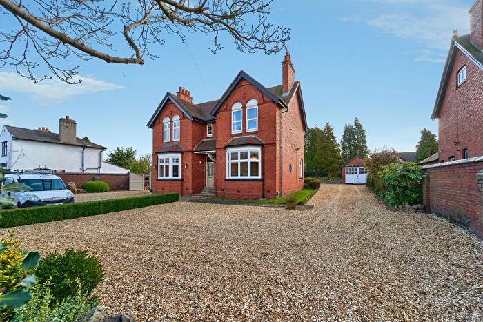 3 Bedroom Semi Detached House For Sale In Station Street, Walsall, Staffordshire, WS6