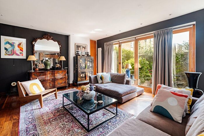 2 Bedroom Detached House For Sale In Brooksby Street, London, N1