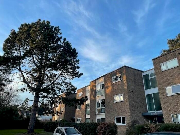 2 Bedroom Flat To Rent In The Spinney, Nascot Wood, Watford, WD17