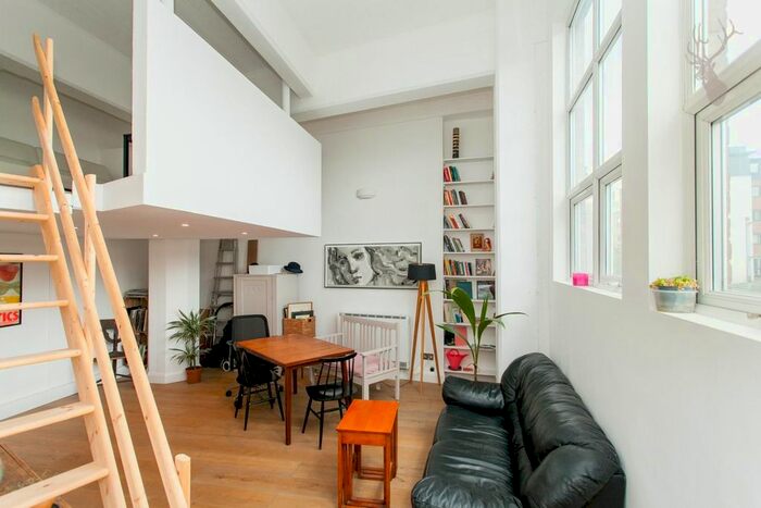 1 Bedroom Flat To Rent In King Edward's Road, London, E9