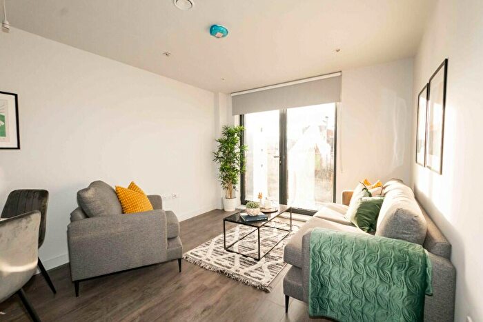 2 Bedroom Apartment To Rent In Cross Lane, Manchester, Greater Manchester, M5