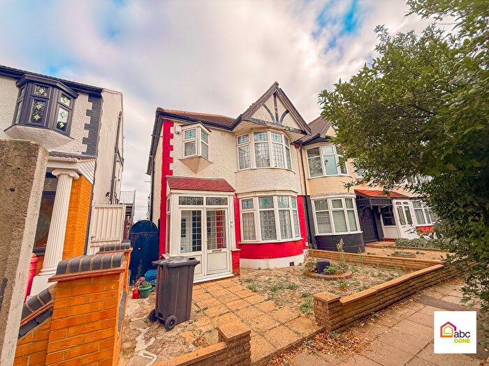 3 Bedroom Semi-detached House For Sale In Park View Gardens, Woodford Ave, Ilford, Np, Uk, IG4