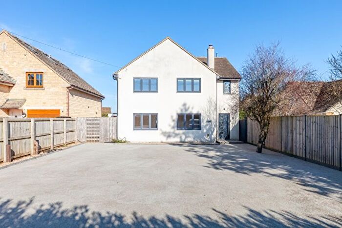4 Bedroom Detached House To Rent In The Downs, Standlake, Witney, OX29