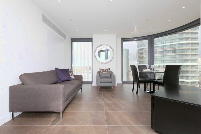 2 Bedroom Flat To Rent In Chronicle Tower, B City Road, Islington, London, EC1V