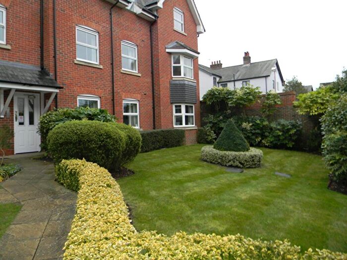 2 Bedroom Flat To Rent In Elliman Court, Gowers Yard, Tring, HP23