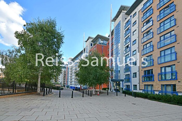 3 Bedroom Flat To Rent In Newton Place, London, E14