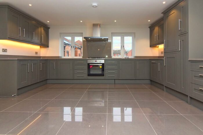 2 Bedroom Apartment To Rent In Half Price Rent St Month - Deanshanger, Milton Keynes, MK19