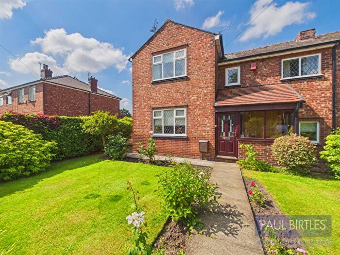 3 Bedroom Semi Detached House For Sale In Broadway, Partington, Manchester, M31