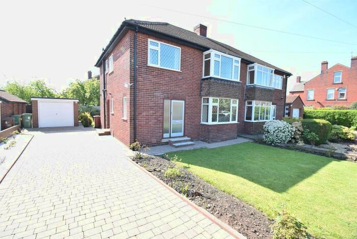 3 Bedroom Semi-Detached House To Rent In Southdale Road, Ossett WF5