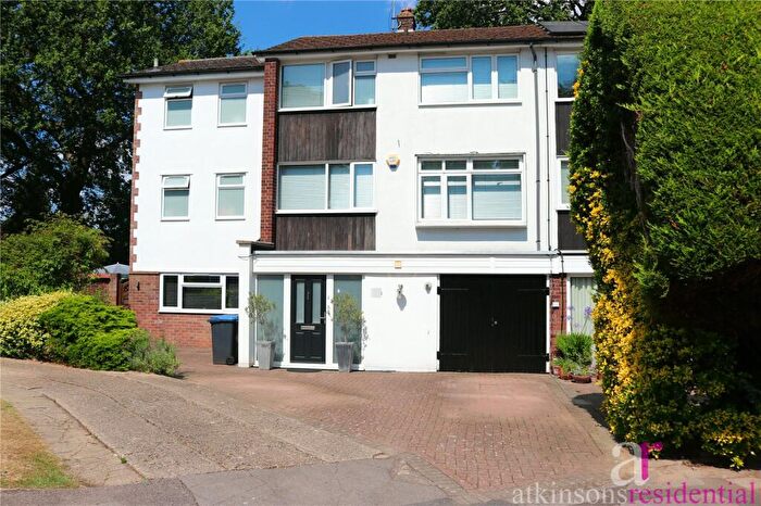 5 Bedroom End Of Terrace House For Sale In Forsyth Place, Enfield, Middlesex, EN1