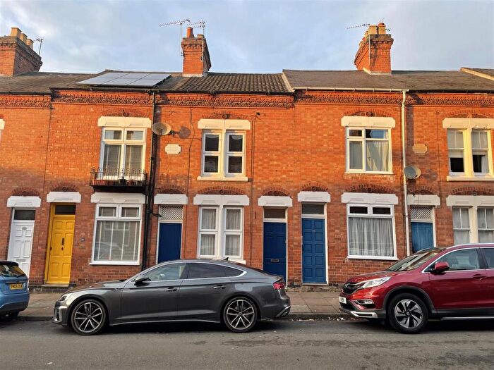 2 Bedroom Terraced House For Sale In Montague Road, Clarendon Park, Leicester, LE2