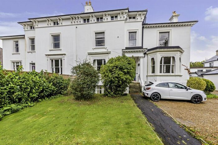 4 Bedroom Character Property To Rent In Wray Park Road, Reigate, RH2