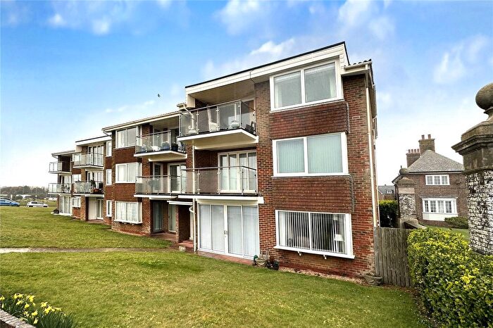 2 Bedroom Flat To Rent In Sea Road, Rustington, Littlehampton, West Sussex, BN16