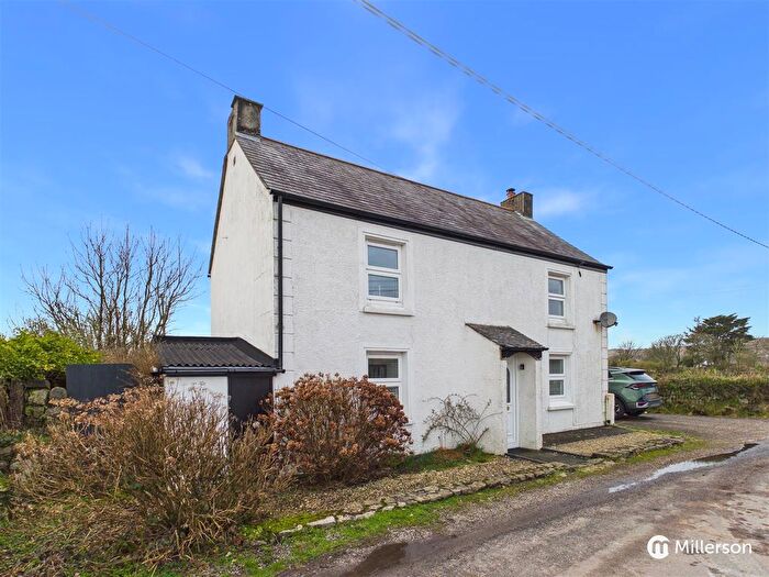 3 Bedroom Detached House For Sale In Hendra Lane, Helston, TR13
