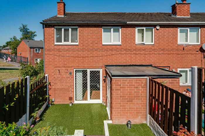 3 Bedroom Semi-Detached House To Rent In St. Marys View, Rotherham, South Yorkshire, S61