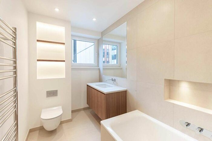 3 Bedroom Flat To Rent In Trig Lane, Norfolk House, EC4V
