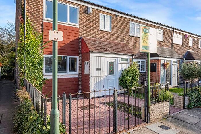 3 Bedroom End Terrace House For Sale In Lingey Close, Sidcup, DA15