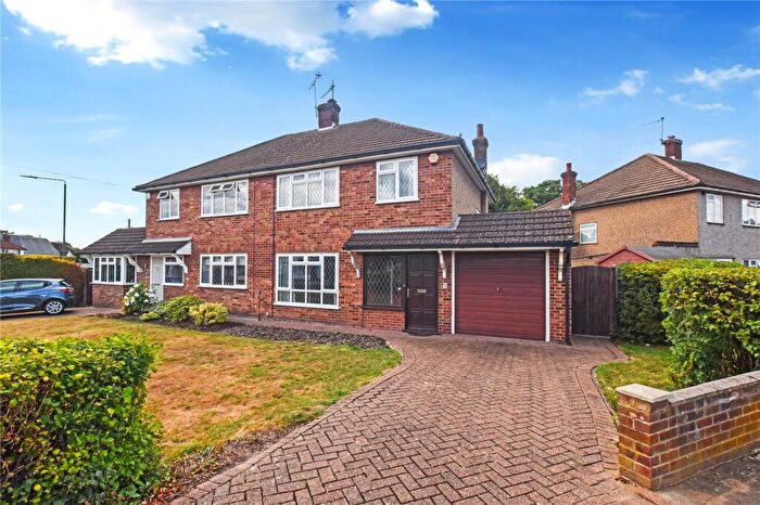 3 Bedroom Semi-Detached House For Sale In Hurstwood Avenue, Bexley, Kent, DA5
