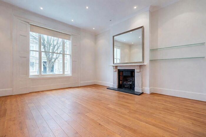 2 Bedroom Flat To Rent In Eardley Crescent, Earls Court, SW5