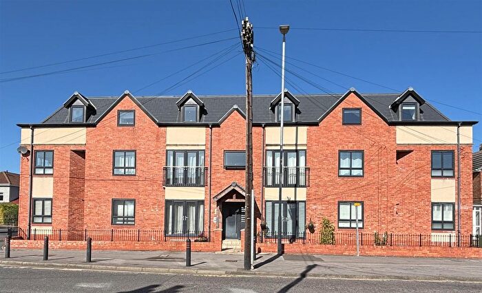 2 Bedroom Flat For Sale In The Grange, Gilesgate, DH1