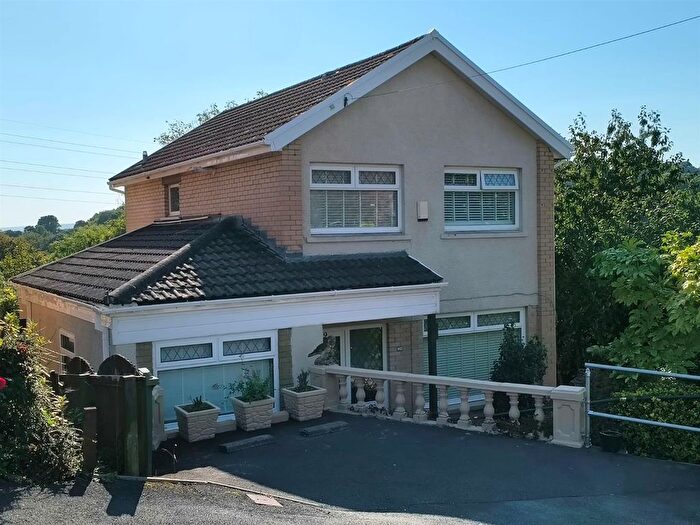 3 Bedroom Detached House For Sale In Dan Y Lan, Felinfoel, Llanelli, SA14
