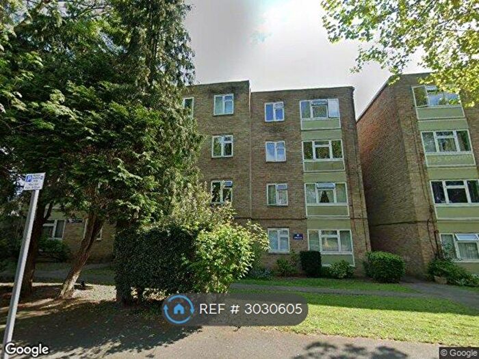 1 Bedroom Flat To Rent In Thicket Crescent, Sutton, SM1