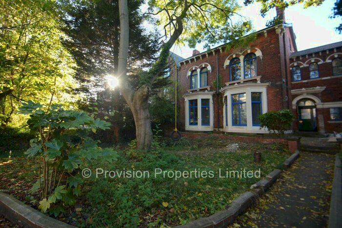 11 Bedroom End Of Terrace House To Rent In St Johns Terrace, Hyde Park, Leeds, LS6