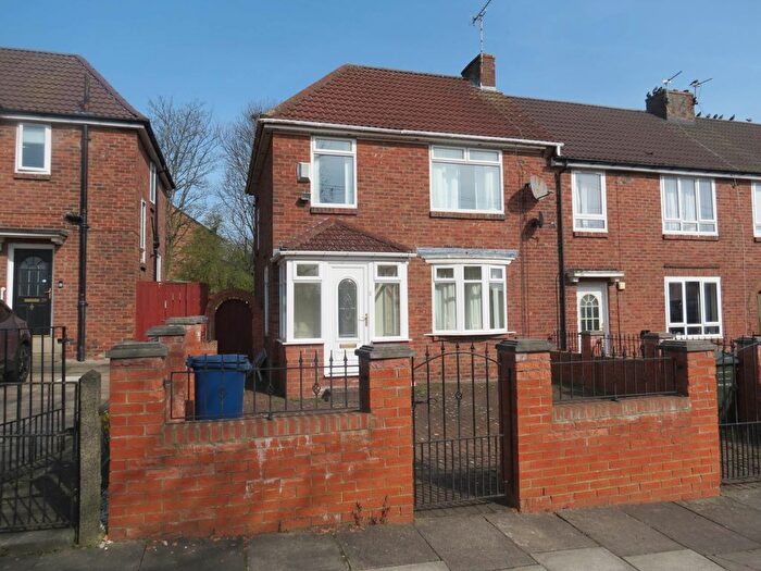 3 Bedroom Semi Detached House To Rent In Heather Place, Newcastle Upon Tyne, NE4