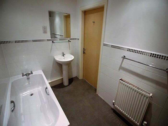 2 Bedroom Flat For Sale In Ladybank Avenue, Fulwood, Preston, PR2