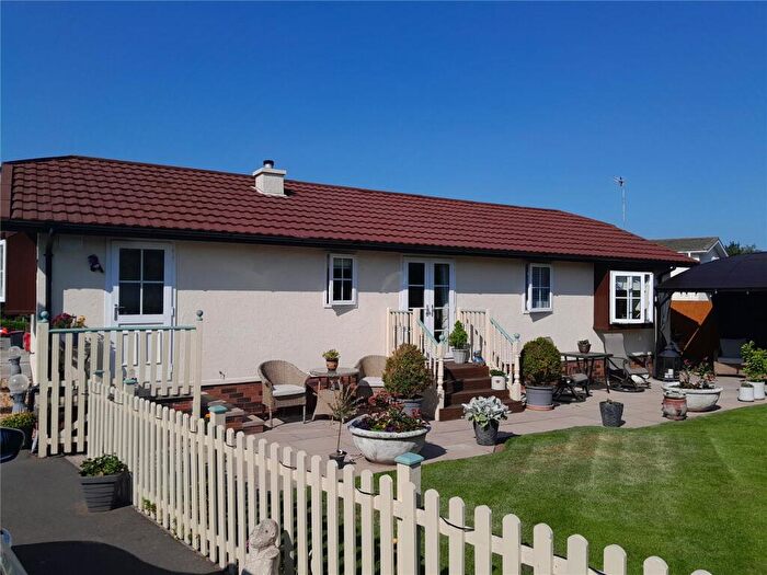 3 Bedroom Detached House For Sale In Miners Walk, Atherstone, Warwickshire, CV9