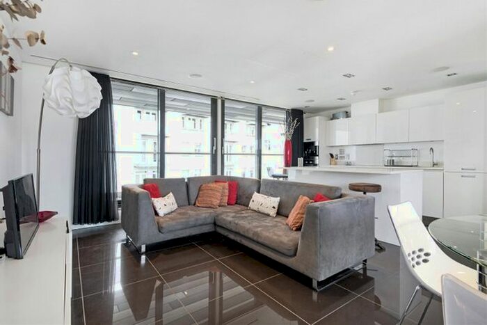 2 Bedroom Flat To Rent In Leman Street, Wapping, E1