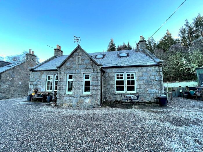 3 Bedroom Cottage For Sale In Suilven, Moy, Tomatin, Inverness., IV13