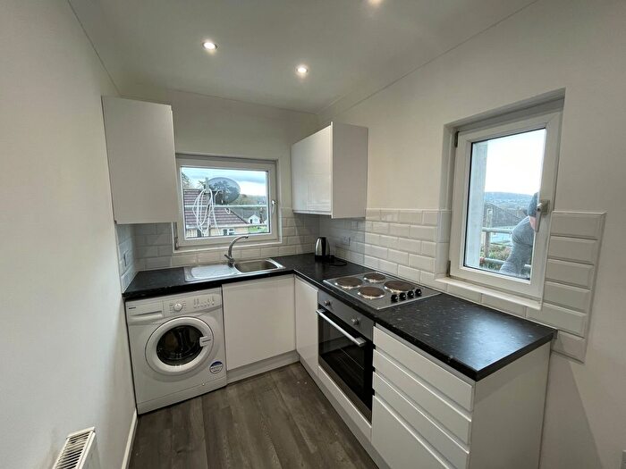 2 Bedroom Flat To Rent In Heol Catwg, Neath, SA10