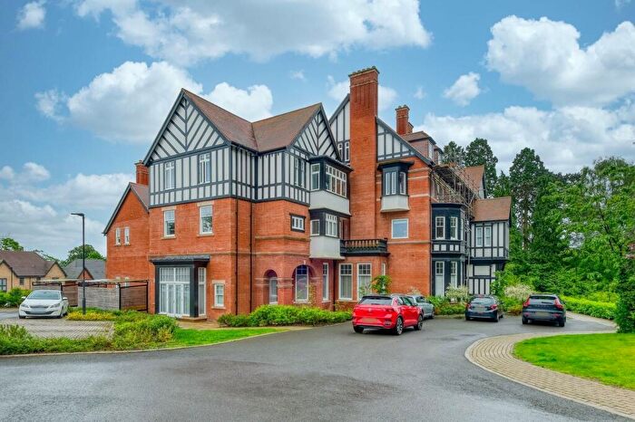 2 Bedroom Apartment For Sale In New House Farm Drive, Northfield, B31